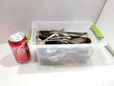 Una grande argenteria placcata